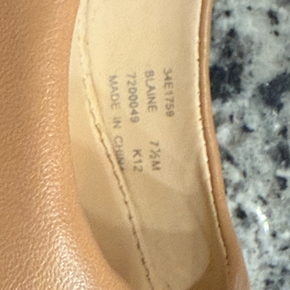 EUC Calvin Klein Blaine heels- the perfect & necessary staple heel! - Picture 5 of 9